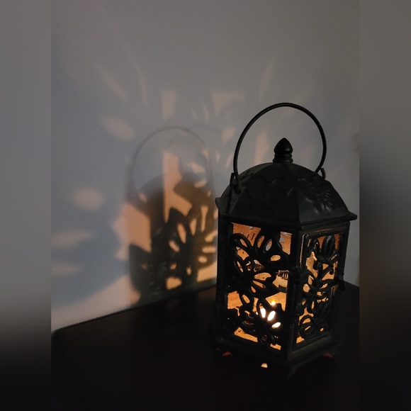 Vintage Cast Iron Garden Lantern With Butterfly Design and swing handle. - Picture 8 of 9